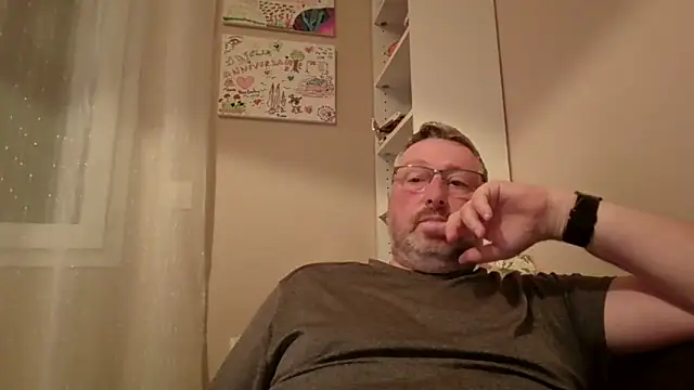 doudou310 online show from 03-25-26, 04:23