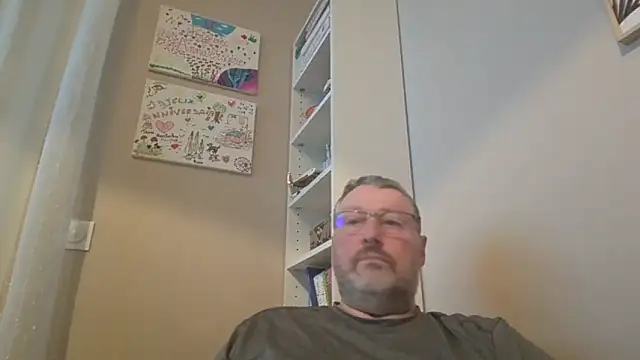 Snapshot of doudou310 chatting on 02-08-26, 06:22 doudou310 online show from 02-08-26, 06:22