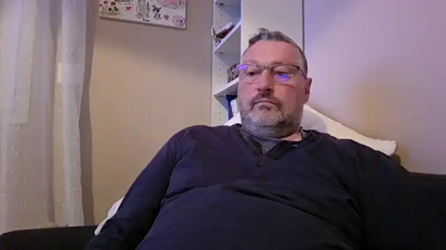 doudou310 online show from 04-15-26, 03:56