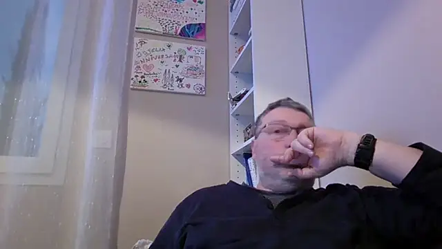 Snapshot of doudou310 chatting on 02-20-26, 06:26 doudou310 online show from 02-20-26, 06:26