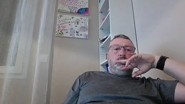 doudou310 online show from 03-07-26, 04:52