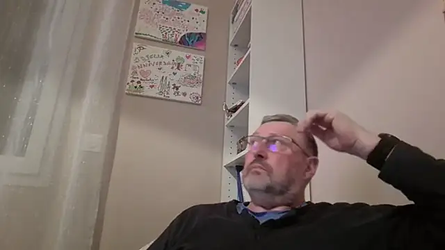 doudou310 online show from 03-13-26, 04:17