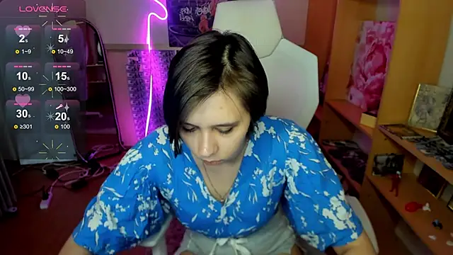 Snapshot of Scarlet_Sirenn chatting on 02-15-26, 08:24 Scarlet Sirenn online show from 02-15-26, 08:24