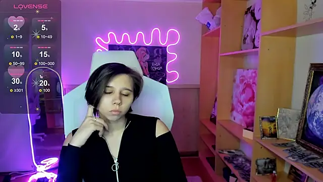 Snapshot of Scarlet_Sirenn chatting on 02-06-26, 08:32 Scarlet Sirenn online show from 02-06-26, 08:32