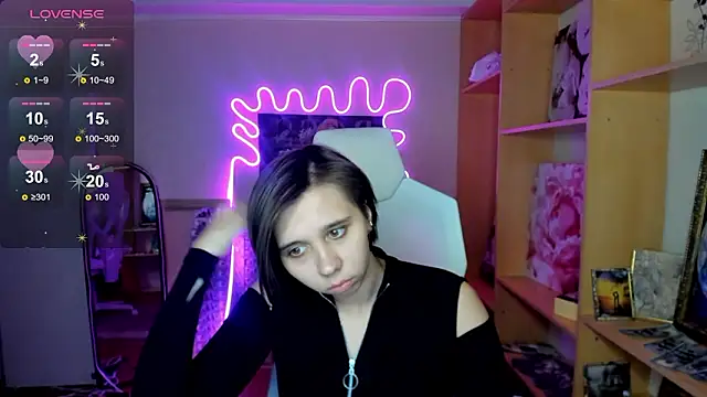 Snapshot of Scarlet_Sirenn chatting on 02-05-26, 10:22 Scarlet Sirenn online show from 02-05-26, 10:22