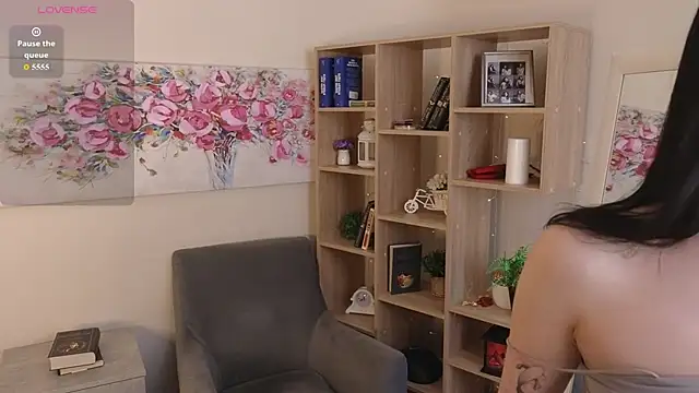 Noiry Vuvez online show from 03-14-26, 06:25