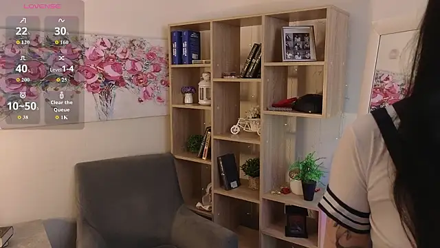 Noiry Vuvez online show from 03-13-26, 06:24