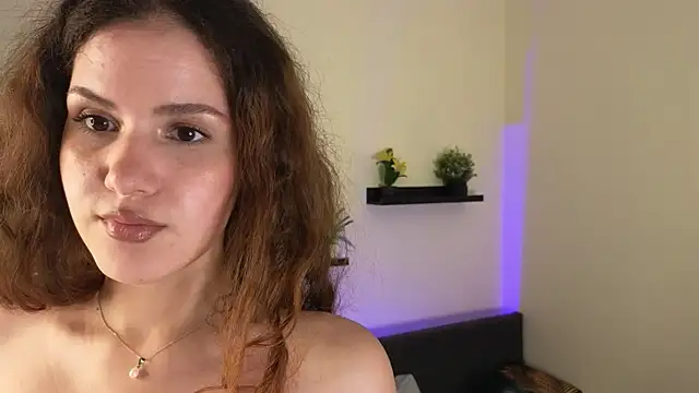 Snapshot of Lili_Torin chatting on 06-24-26, 01:43 Lili Torin online show from 06-24-26, 01:43