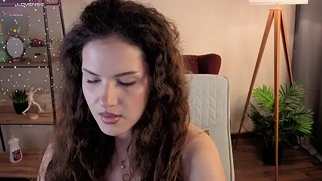 Snapshot of Lili_Torin chatting on 07-12-26, 08:37 Lili Torin online show from 07-12-26, 08:37