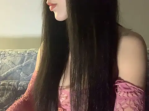Snapshot of Angela-Angela chatting on 07-06-26, 11:39 Angela-Angela online show from 07-06-26, 11:39