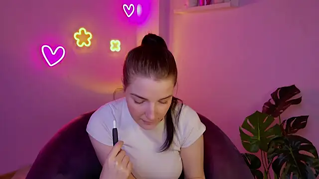 Snapshot of AliceChanel chatting on 05-21-26, 03:59 AliceChanel online show from 05-21-26, 03:59