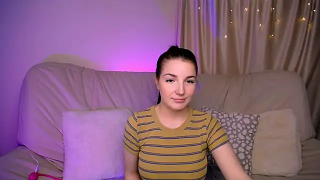 Snapshot of AliceChanel chatting on 05-23-26, 04:11 AliceChanel online show from 05-23-26, 04:11