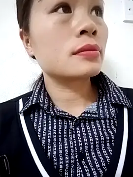 Snapshot of l_kiss chatting on 02-23-26, 12:06 l kiss online show from 02-23-26, 12:06