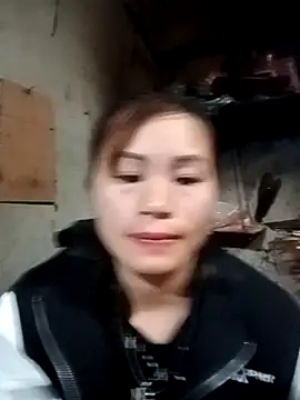 Snapshot of l_kiss chatting on 02-07-26, 01:30 l kiss online show from 02-07-26, 01:30