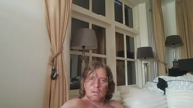 Snapshot of sebsterz chatting on 07-10-26, 10:59 sebsterz online show from 07-10-26, 10:59