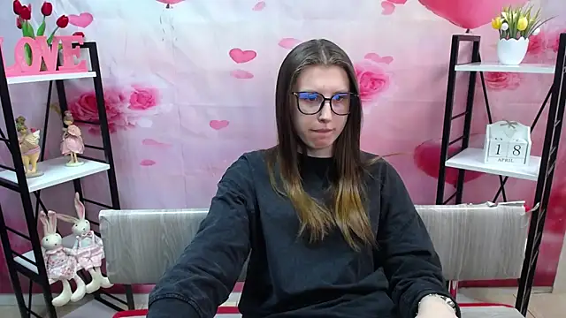 LilianaShine online show from 04-18-26, 04:59