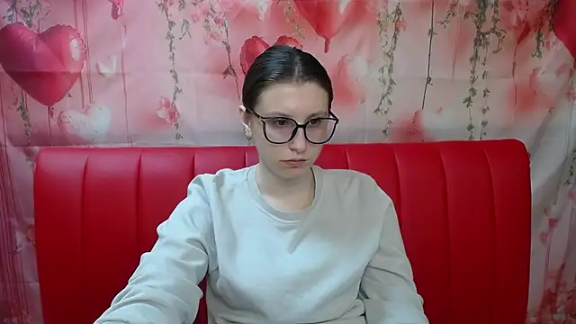 Snapshot of LilianaShine chatting on 05-13-26, 05:03 LilianaShine online show from 05-13-26, 05:03