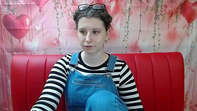 LilianaShine online show from 04-07-26, 05:09