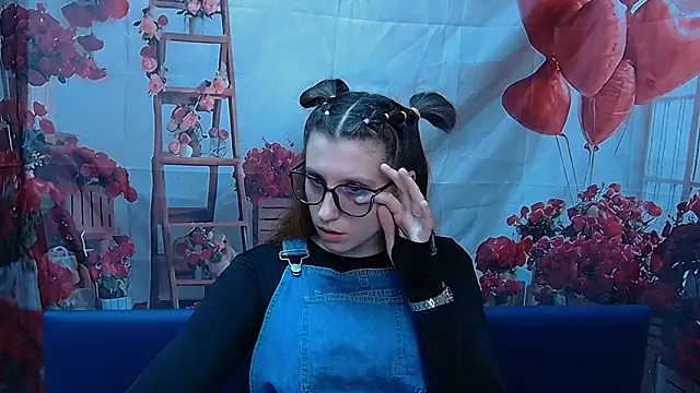 LilianaShine online show from 03-08-26, 06:17