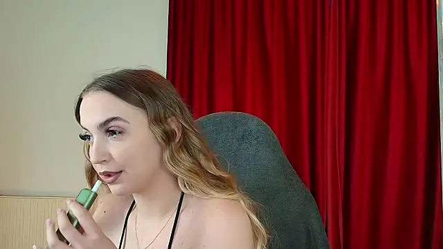 Snapshot of Angel-Kisss chatting on 02-14-26, 05:07 Angel-Kisss online show from 02-14-26, 05:07