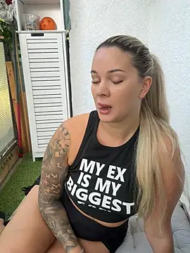 sexybatwomen33 online show from 05-27-26, 06:21