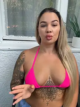 sexybatwomen33 online show from 07-10-26, 06:02