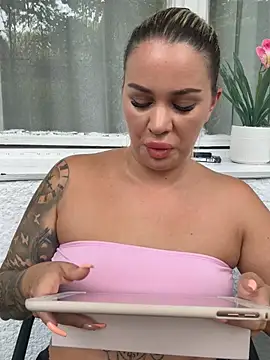 sexybatwomen33 online show from 07-02-26, 03:07