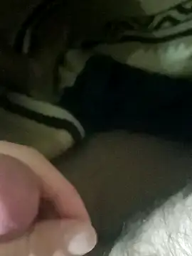 Snapshot of Erkegin001 chatting on 02-07-26, 11:02 Erkegin001 online show from 02-07-26, 11:02