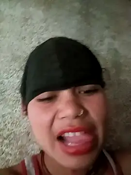 Sunali Bendre online show from 04-17-26, 01:08