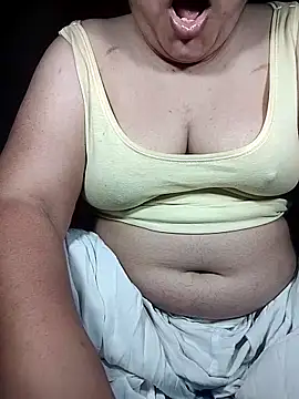 Snapshot of x_-hot chatting on 04-22-26, 11:39 x -hot online show from 04-22-26, 11:39