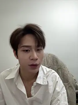 Snapshot of SM_004 chatting on 02-10-26, 11:09 SM 004 online show from 02-10-26, 11:09