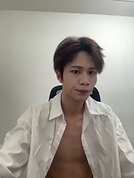 Snapshot of SM_004 chatting on 03-20-26, 11:33 SM 004 online show from 03-20-26, 11:33