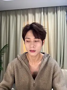 Snapshot of SM_004 chatting on 03-13-26, 09:03 SM 004 online show from 03-13-26, 09:03