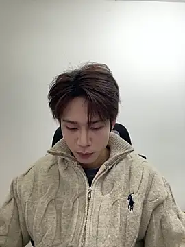 Snapshot of SM_004 chatting on 02-13-26, 11:10 SM 004 online show from 02-13-26, 11:10