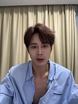 Snapshot of SM_004 chatting on 03-12-26, 10:08 SM 004 online show from 03-12-26, 10:08