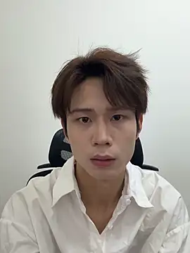 Snapshot of SM_004 chatting on 02-06-26, 10:44 SM 004 online show from 02-06-26, 10:44