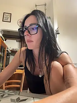 Snapshot of alibi_room chatting on 05-27-26, 10:06 alibi room online show from 05-27-26, 10:06