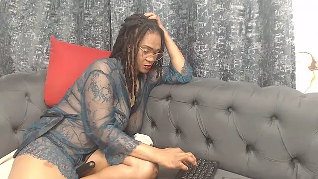 Snapshot of PrettyBoobsXX43 chatting on 05-04-26, 06:44 PrettyBoobsXX43 online show from 05-04-26, 06:44