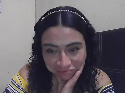 Snapshot of DalilahMx chatting on 07-14-26, 02:05 DalilahMx online show from 07-14-26, 02:05