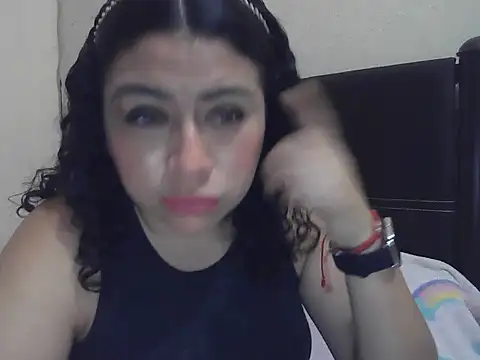 Snapshot of DalilahMx chatting on 06-09-26, 03:35 DalilahMx online show from 06-09-26, 03:35