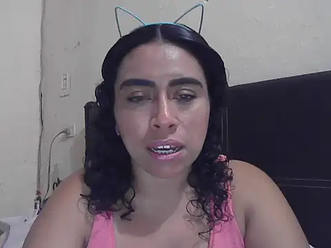 Snapshot of DalilahMx chatting on 04-28-26, 03:05 DalilahMx online show from 04-28-26, 03:05