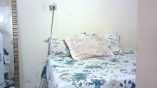 lorraine2036 online show from 03-18-26, 04:52