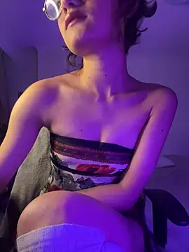 Snapshot of Miamhua-Cat- chatting on 02-06-26, 06:31 Miamhua-Cat- online show from 02-06-26, 06:31