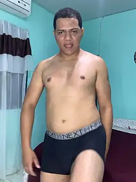 Snapshot of Loaisn chatting on 02-17-26, 12:52 Loaisn online show from 02-17-26, 12:52