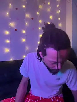 magic man1085 online show from 04-12-26, 03:32