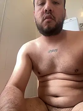Snapshot of latinocalientehot chatting on 06-21-26, 02:45 latinocalientehot online show from 06-21-26, 02:45