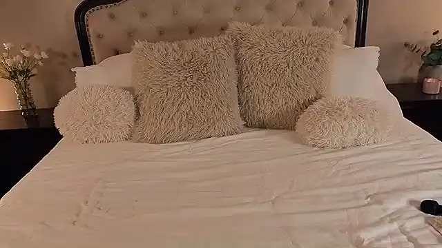 Snapshot of Hot_Wife_Amber chatting on 02-11-26, 01:27 Hot Wife Amber online show from 02-11-26, 01:27