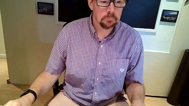 Snapshot of Scotsmanx chatting on 06-30-26, 01:44 Scotsmanx online show from 06-30-26, 01:44