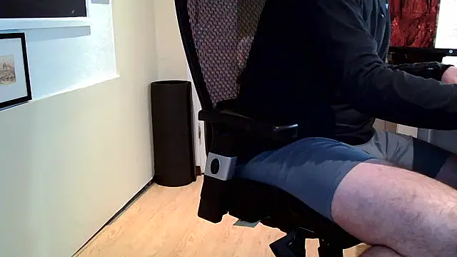 Snapshot of Scotsmanx chatting on 02-18-26, 03:41 Scotsmanx online show from 02-18-26, 03:41