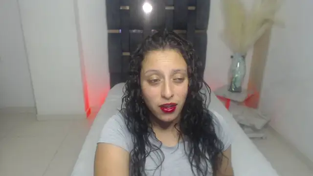 Snapshot of Barbara_D_Valencia chatting on 06-01-26, 03:33 Barbara D Valencia online show from 06-01-26, 03:33